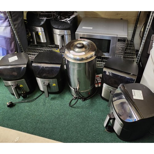 202 - VERY LARGE QTY OF DAMAGED/ REPAIRABLES INCL LARGE QTY OF DIGITAL AIRFRYERS, MICROWAVES, STRIP LIGHTS... 