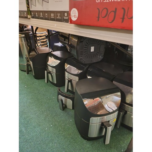 202 - VERY LARGE QTY OF DAMAGED/ REPAIRABLES INCL LARGE QTY OF DIGITAL AIRFRYERS, MICROWAVES, STRIP LIGHTS... 