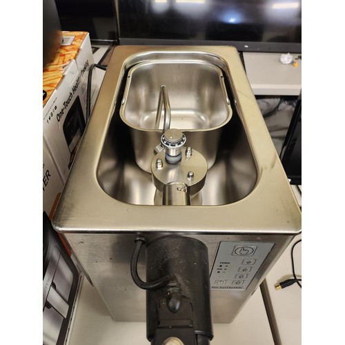 84 - MUSSANNA MICROTRONIC CREAMER - FOR WHIPPING CREAM/CAKE FROSTING