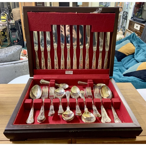 188 - A CASED CANTEEN OF CUTLERY MARKED NEWBRIDGE