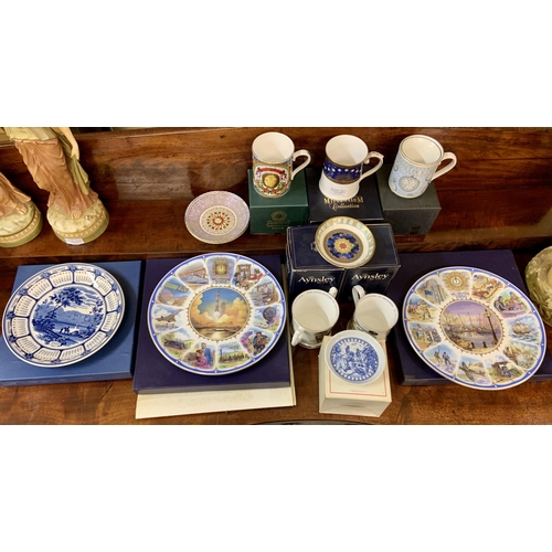 217 - COLLECTION OF BOXED AYNSLEY, ROYAL WORCESTER, SPODE PICTURE PLATES, CUPS AND SAUCERS