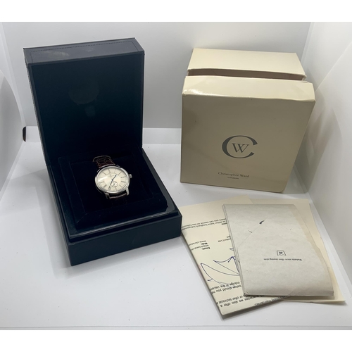 307 - BOXED CHRISTOPHER WARD OF LONDON WRIST WATCH THE RUSSELL STEEL WHITE/TAN ON ALLIGATOR STRAP 36MM - W... 