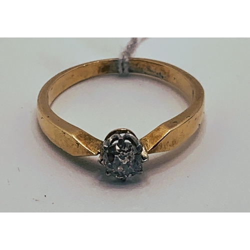 319 - A DIAMOND SOLITAIRE RING IN YELLOW GOLD (NOTE:TESTED AS 18CT YELLOW GOLD) SIZE J