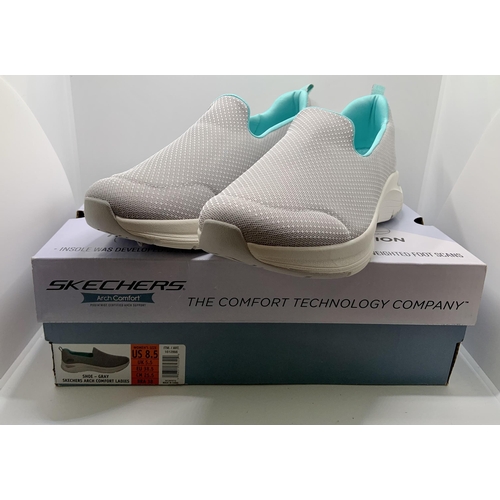 35 - BOXED PAIR OF SKECHERS ARCH COMFORT LADIES SLIP ON SHOES - GREY - UK 5.5