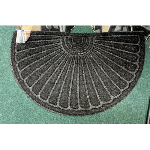 174 - HEAVY DUTY HALF MOON SCRAPER MAT 61CM BY 99CM