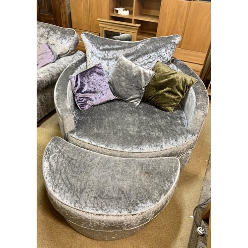 192 - LARGE CRUSHED VELVET 360 SWIVEL CHAIR WITH SCATTER CUSHIONS AND MATCHING FOOT REST