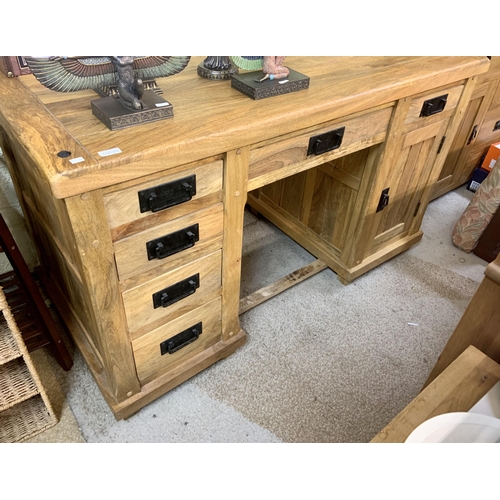 202 - OAK FURNITURE LAND - HEAVY OAK TWIN PEDESTAL DESK - 6 DRAWERS/ONE CUPBOARD - 135CM WIDE X 80CM HIGH ... 