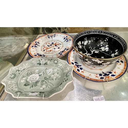 325 - A WILKINSON LTD BLACK AND WHITE BOWL TOGETHER WITH 2 X VICTORIAN WEDGWOOD PLATES AND A COPELAND AND ... 