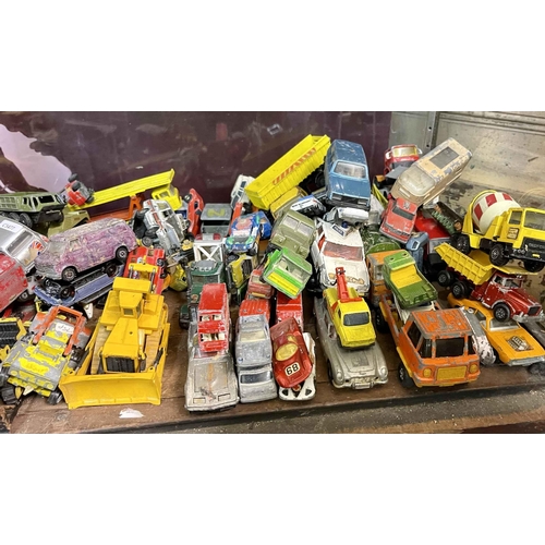 418 - LARGE QTY OF VINTAGE MODEL CARS INC. MAJORETTE, MATCHBOX, SUPERKING, DINKY, MATCHBOX KING SIZE, DINK... 