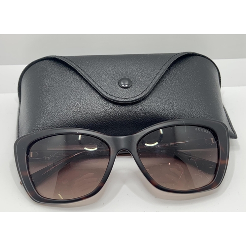 48 - PAIR OF GUESS SUNGLASSES - GU7774 - EX DISPLAY