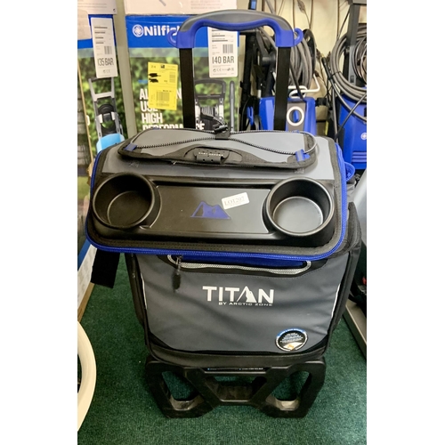 Titan best sale cool box