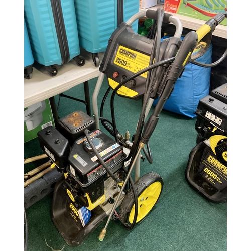 210 - CHAMPION 2600 PSI PETROL POWER WASHER WITH LANCE AND NOZZLES