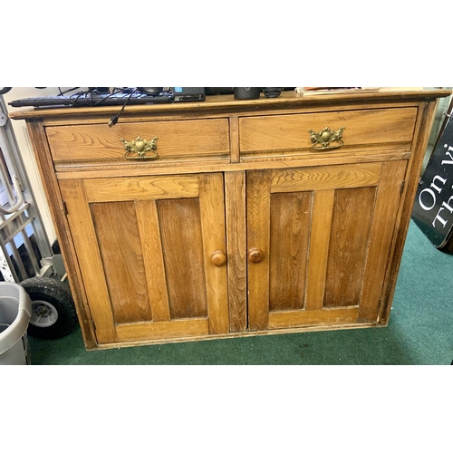 286 - LIGHT OAK TWO DOOR/TWO DRAWER SIDEBOARD - 120CM WIDE X 53CM DEEP X 82CM HIGH