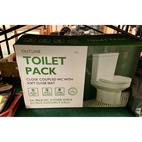 227 - BOXED TAVISTOCK OUTLINE CLOSE COUPLED TOILET PACK WITH SOFT CLOSE SEAT (CISTERN HAS HAIRLINE CRACK)