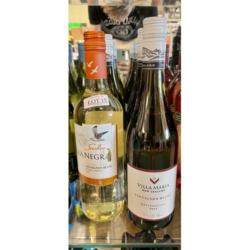 15 - 4 X BOTTLES OF VILLA MARIA SAUVIGNON BLANC AND A BOTTLE OF ISLA NEGRA SAUVIGNON BLANC