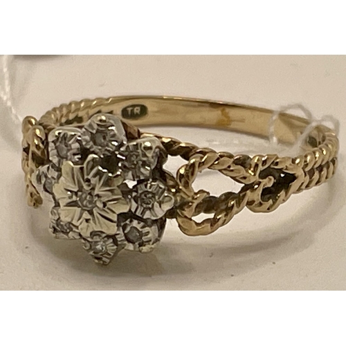 358 - 9CT GOLD VINTAGE DIAMOND CLUSTER RING (O/P) 2.6G