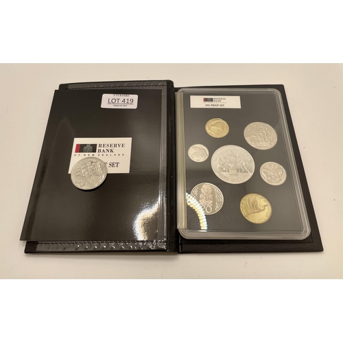 419 - THE RESERVE BANK OF NEW ZEALAND 1991 PROOF COIN COLLECTION WITH FOLDER AND CERT. TOGETHER WITH A 198... 