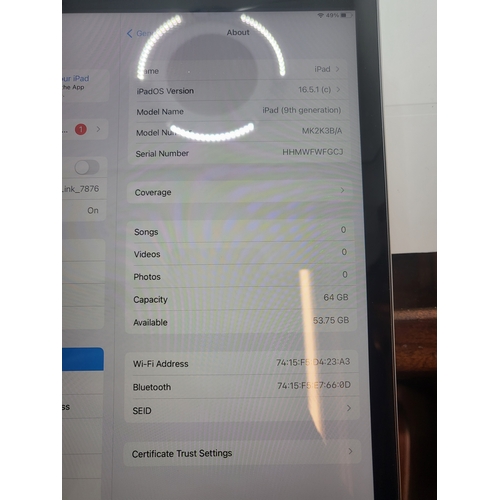 14 - IPAD 9TH GENERATION 64GB IN SILVER PLEASE NOTE: FRONT FACING CAMERA DOES NOT TURN ON ALSO SAYS FLASH... 