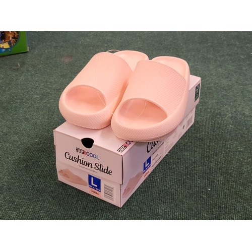 186 - BOXED PAIR OF 32 DEGREE COOL CUSHION SLIDE SLIDERS SIZE L (W 9-10 M -7-8)