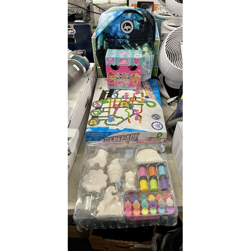 85 - MIXED TOY LOT - BOXED MARBLE MANIA GAME, LOL MINI SWEETS, CRAFT PAINTING SET, HYPE BACK PACK