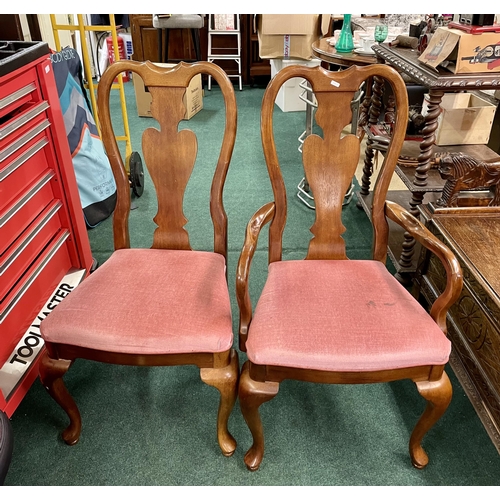 167 - A SET OF 6 MAHOGANY QUEEN ANNES STYLE REPRODUCTION DINING CHAIRS - OF 2 CARVERS AND 4 CHAIRS - WITH ... 