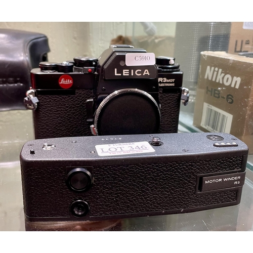 346 - LEICA R3 MOT ELECTRONIC CAMERA BODY TOGETHER WITH A LEITZ MOTOR WINDER