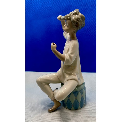 229 - Lladro 1081 Girl with Brush