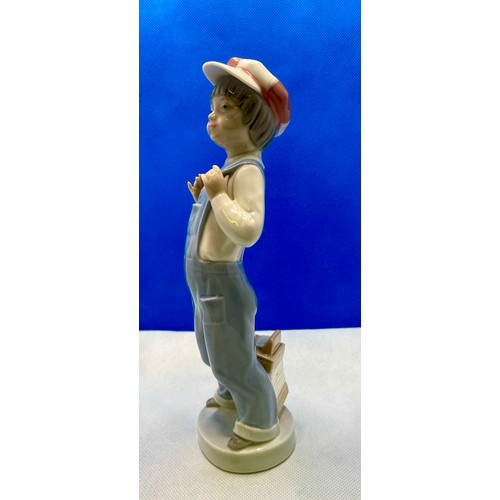 231 - Lladro figure 4898 boy from madrid with accordion in bib'n brace with hat