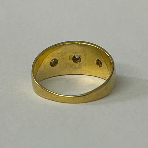 257 - 18CT YELLOW GOLD 'GYPSY RING' - SET WITH 3 DIAMONDS H/M CHESTER 1922 M/M 'RN' PROBABLY RICHARD NEVIL... 