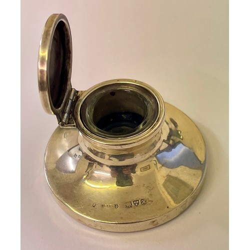 265 - SILVER INKWELL - CIRCULAR LIDDED INKWELL WITH GLASS LINER -67MM D, H/M CHESTER 1908 - M/M 'SB&SLD' P... 