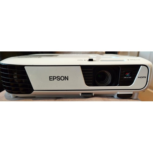 60A - Epson White EB-S31 versatile projector,with remote comtrol  TOGETHER WITH 106