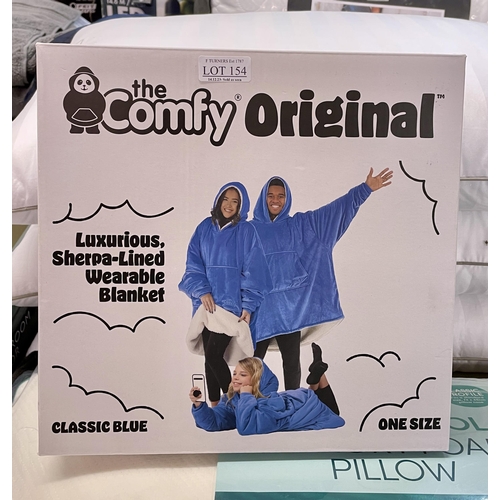 154 - BOXED THE COMFY ORIGINAL SHERPA LINED WEARABLE BLANKET IN BLUE =A/NEW