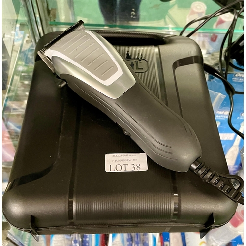 38 - WAHL HAIR TRIMMING SET WITH SOME ACCESSORIES