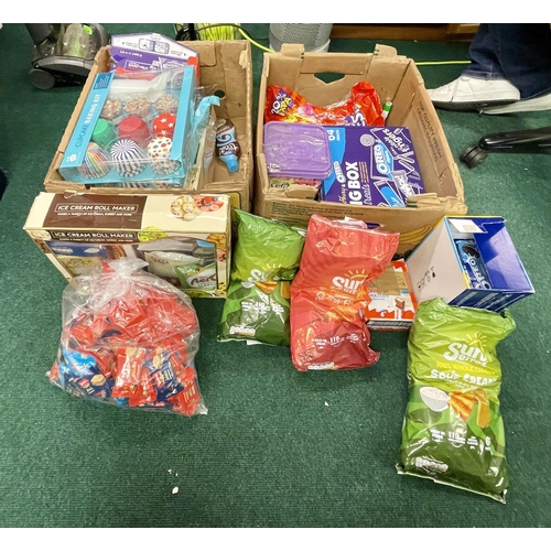 159 - 2 BOXES OF VARIOUS SWEETS AND CONFECTIONERY INCL CADBURY FRUIT AND NUT LARGE BARS, LAFFY TAFFY, VARI... 