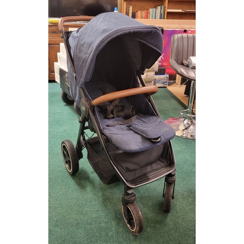 250A - BRITAX ROMER PRAM WITH RAIN COVER