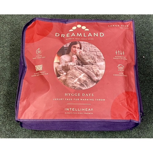 51 - DREAMLAND LUXURY FAUX FUR WARMING THROW WITH INTELLIHEAT TECHNOLOGY - ALASKAN HUSKY