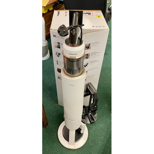 108 - BOXED SAMSUNG BESPOKE JET STICK VACUUM CLEANER WITH SELF EMPTYING CHARGING STAND - WHITE  - WITH SOM... 