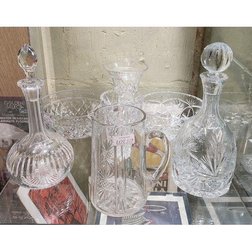 318 - A SHELF OF VINTAGE LEAD CRYSTAL WARES INCL. 2X DECANTERS & STOPPERS, PEDIMENT VASE & 1 OTHER, 2X L/C... 