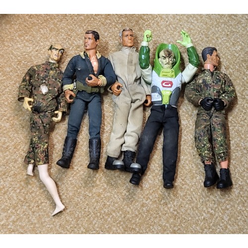 412 - 5 X VARIOUS FIGURINES - ACTION MAN ETC.