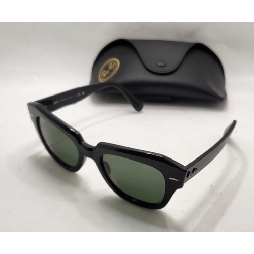 44 - PAIR OF RAYBAN SUNGLASSES RB 2186 'STATE STREET'  WITH RAYBAN CASE