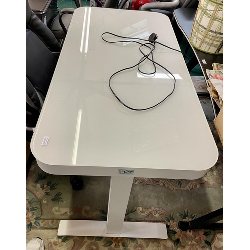 226 - TRESSANTI STATIC GLASS TOPPED DESK - WITH 2 X USB CHARGERS/SINGLE DRAWER - WHITE