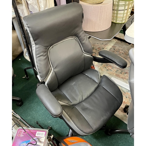 230 - DORMEO TWO TONE LEATHER EXECUTIVE OFFICE CHAIR - BLACK GREY
