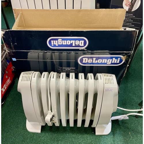 147 - BOXED DELONGHI MEDIUM ELECTRIC OIL FILLED HEATER