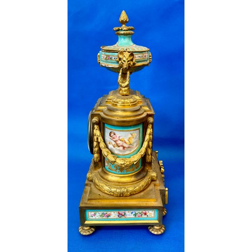 335 - A 19TH C GILT BRONZE AND PORCELAIN MANTEL CLOCK, SPRING DRIVEN STRIKING MOVEMENT, SEVRES STYLE FLORA... 