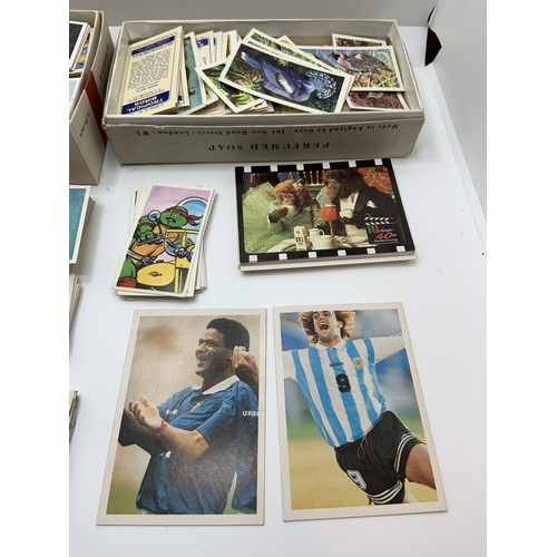 317A - QTY OF VARIOUS CIGARETTE CARDS, INCL, TEENAGE MUTANT NINJA TURTLE, INTERNATIONAL SOCCER STARS 'GABRI... 