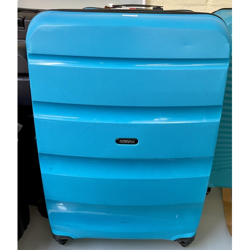 190 - AMERICAN TOURISTER HARDSIDE SPINNER SUITCASE - ONE ZIP PULL MISSING