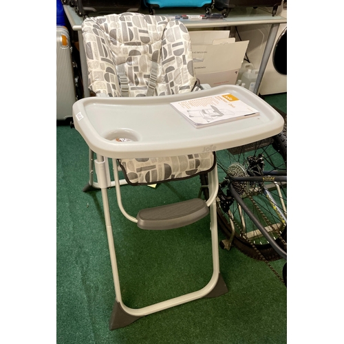 193 - JOIE SNACKER 2 IN 1 HIGH CHAIR WITH BOX (SMALL SEAM FAULT TO CHAIR)