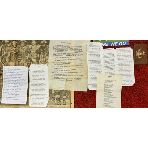 400 - MISCELLANEOUS EVERTON MEMORABILIA - INCL VARIOUS BOOKS, NEWSPAPERS, FANZINES, 2 SINGLE VINYL RECORDS... 