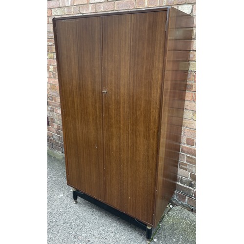 246 - MID CENTURY E GOMME G-PLAN BEDROOM SUITE - C.1960 - CONSISTING OF TRIO MIRRORED WARDROBE, DOUBLE WAR... 