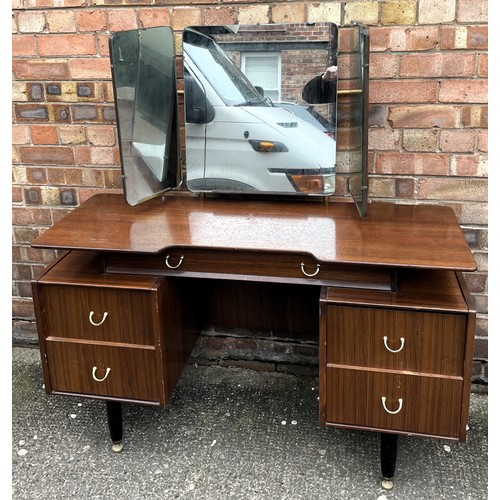 246 - MID CENTURY E GOMME G-PLAN BEDROOM SUITE - C.1960 - CONSISTING OF TRIO MIRRORED WARDROBE, DOUBLE WAR... 